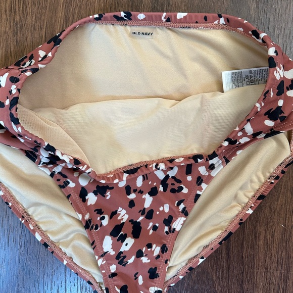 Old Navy Ruffled Bikini Set - Picture 3 of 6